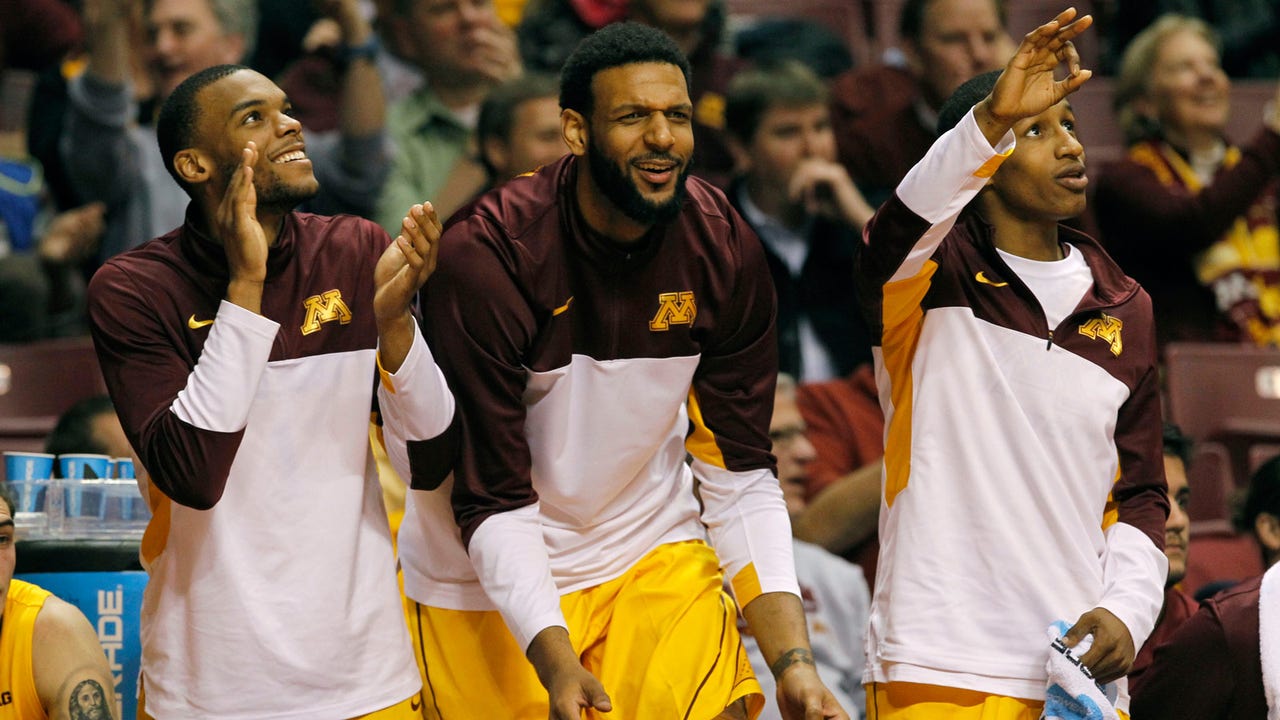 Gophers bench gets extended playing time in blowout win